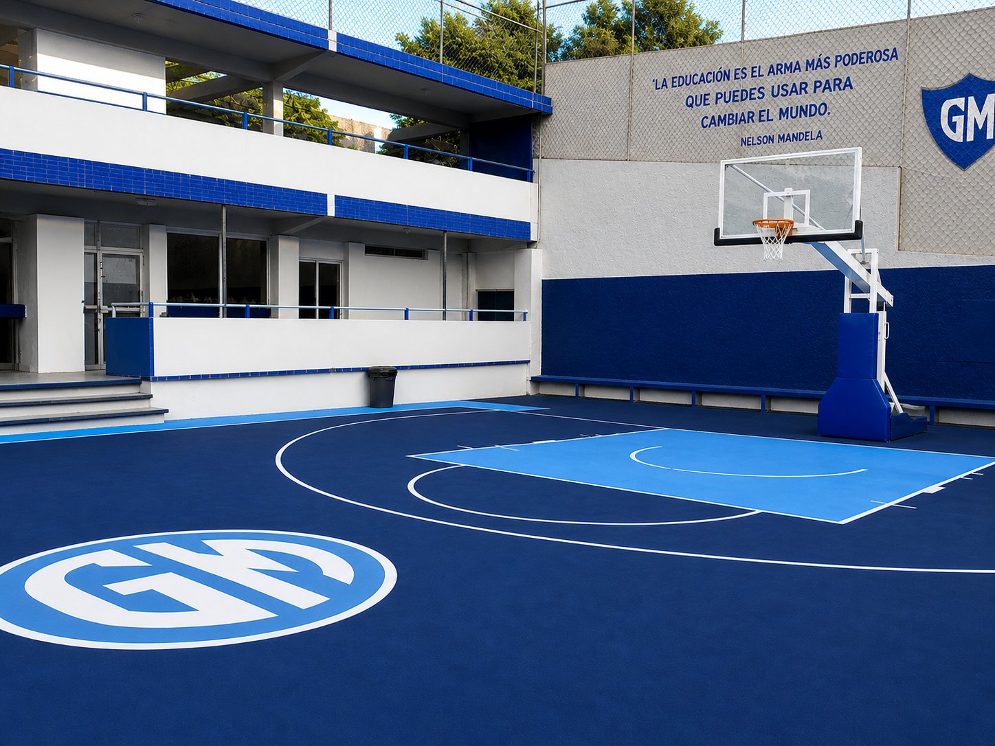 Cancha de basquetbol pintada por PLAYKO en Polanco CDMX